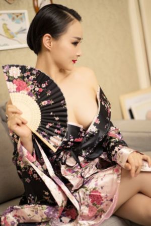 日本吻胸抓胸激烈视频网站_DVD高清免费观看