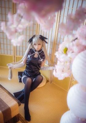 欧美西装中年办公室激情_高清无删减在线观看